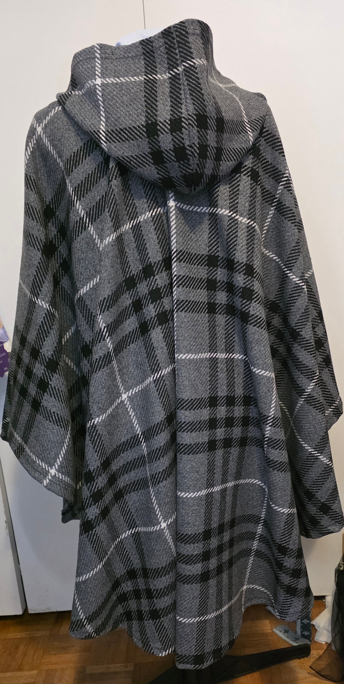 Cape - Grey Plaid