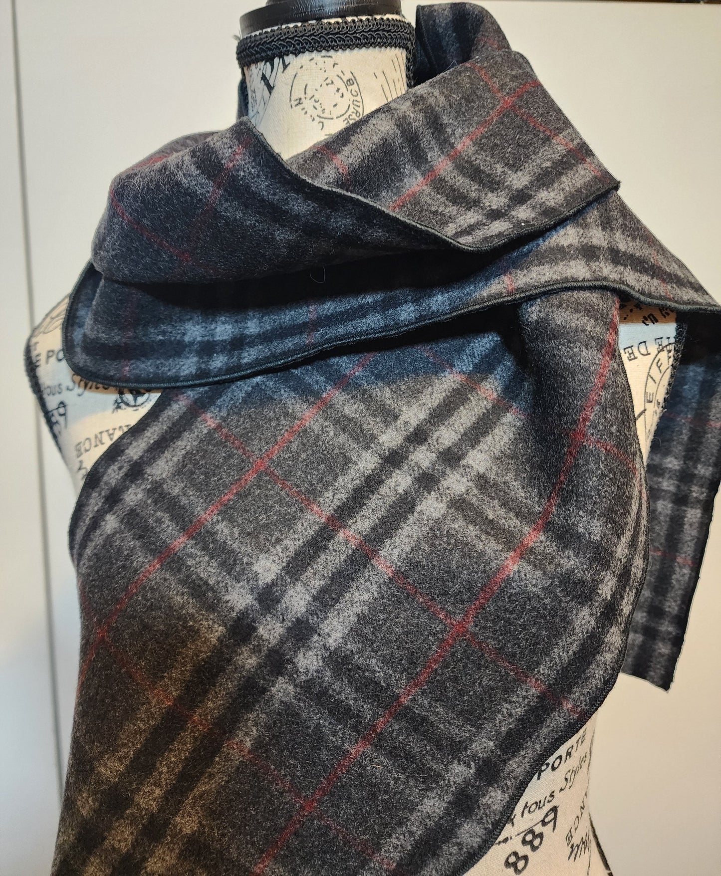 cashmere scarf, grey and black plaid, Burberry cashmere