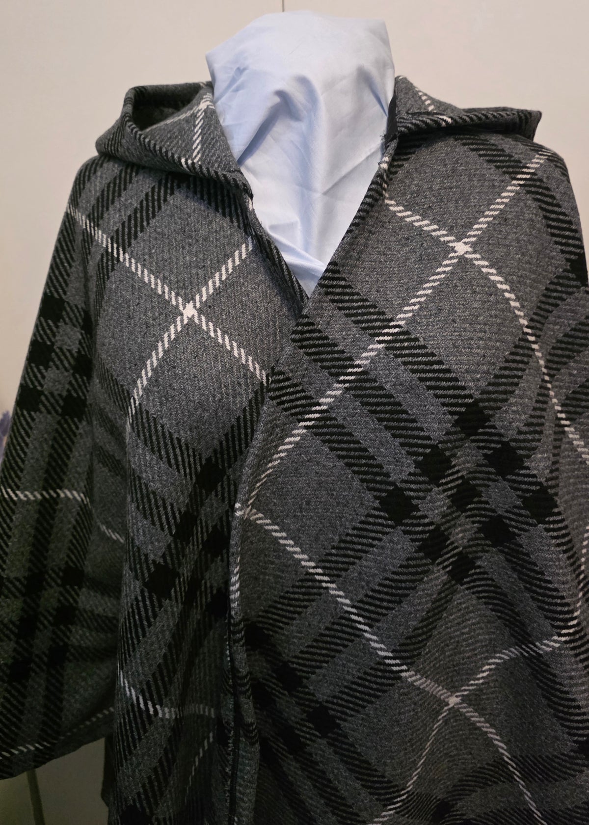 Cape - Grey Plaid